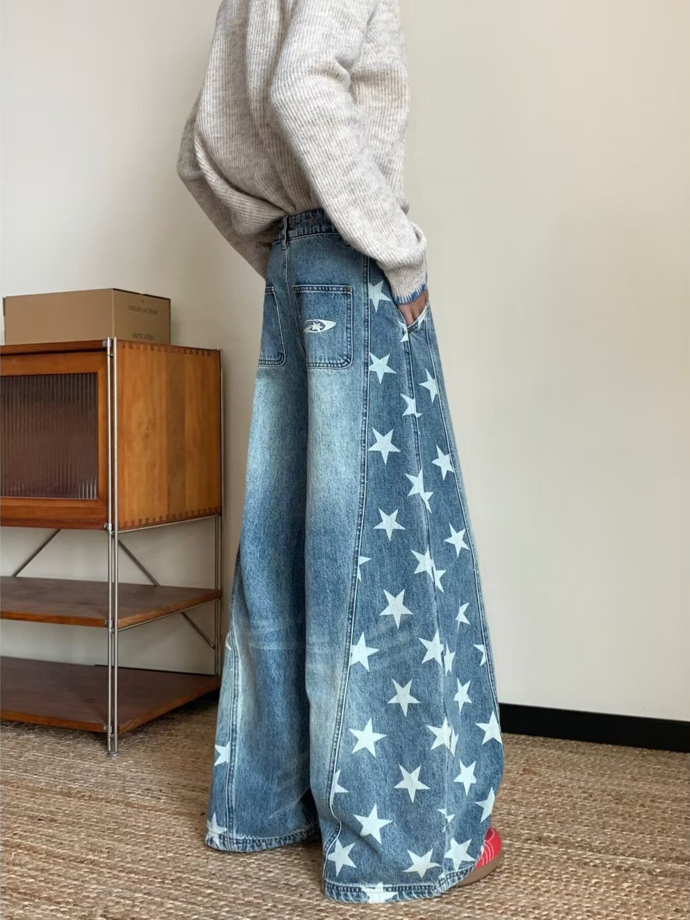 047b8bb548f04ad8bd22fd87b194e180-Max